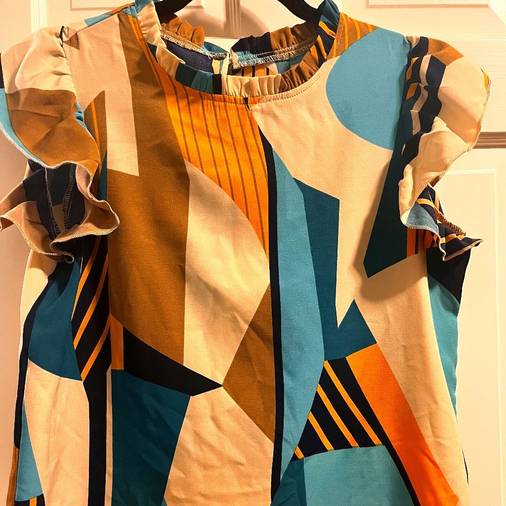 SHEIN ABSTRACT BLOUSE SMALL